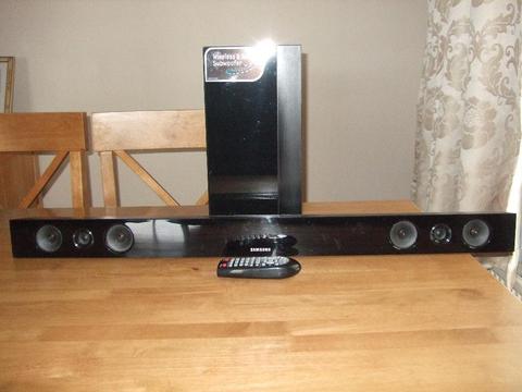 SAMSUNG SOUND BAR & WIRELESS SUB WOOFER