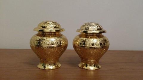 2 Decorative pieces in Gold