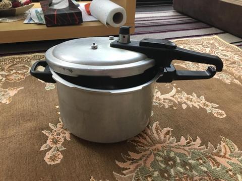 Pressure cooker pan