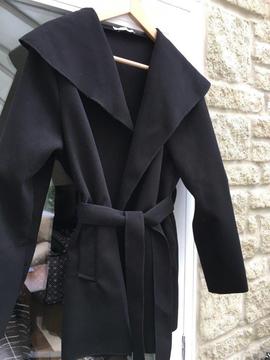 Black ladies duster coat would fit Sz 8-12