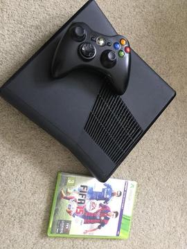 XBOX 360 Console, with Controller