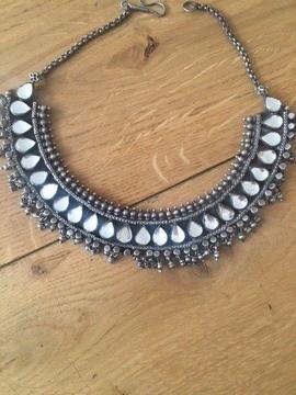 Silver necklace/collier
