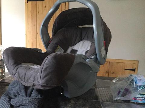 Baby car seat very good condition