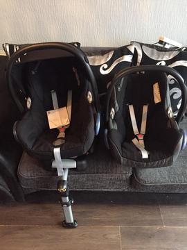 Maxi cosy isofix and 2 car seats