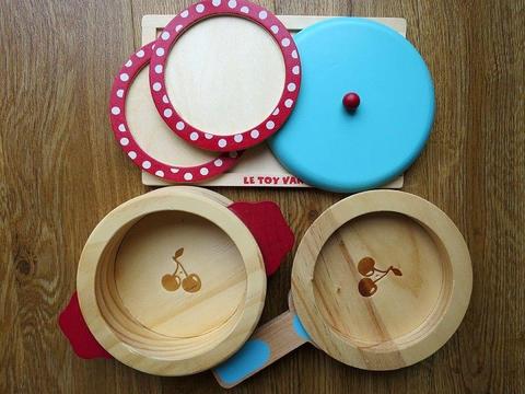 wooden kitchen accessory set