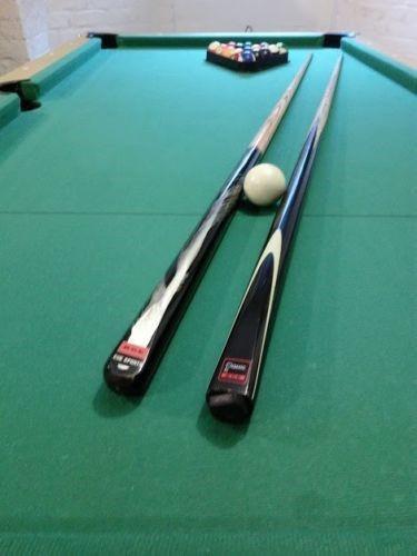 Pool table 6' x 3' Excellent condition