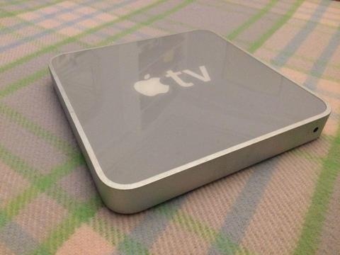 Apple TV (1st Generation) 160GB Digital HD Media Streamer