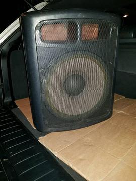 Pair of carlsbro speaker 600w with stand and amp