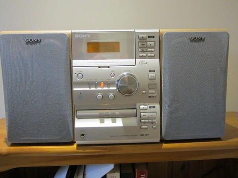 SONY HI-FI WITH CASSETTE, CD & RADIO, EXCELLENT CONDITION