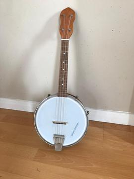Ukulele banjo