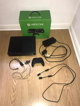 XBOX ONE 500GB 1 CONTROLLER, POWER CABLES, HDMI CABLE, MICROSOFT HEADSET