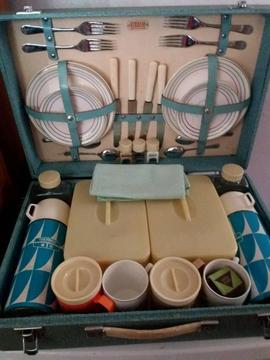 Original Vintage sirram picnic box