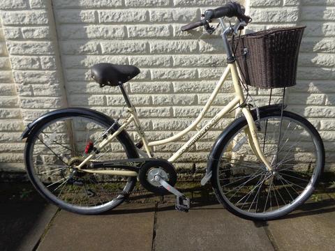 ladies ammaco hybrid bike, basket, lights, excellent condition d-lock available free delivery