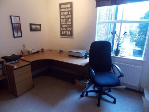 Office desk, Drawers, Chair