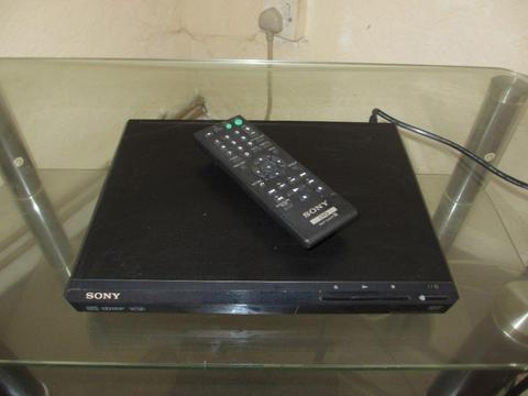 Sony DVP-SR170 DVD Player. Hardly used