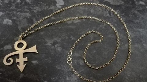 Amazing long yellow gold chain with a pendant. Perfect gift