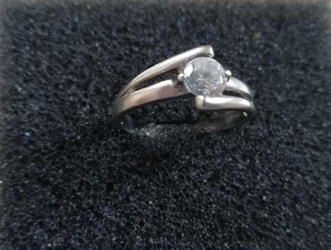 Beautiful 0.50 ct Diamond engagement ring- white gold