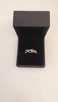 Diamond & Gold Ring For Sale