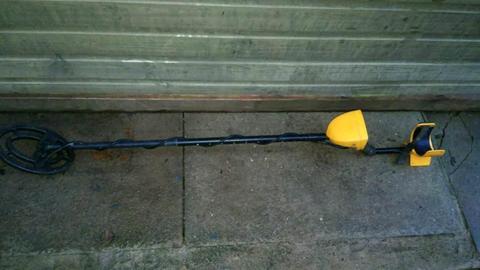 Professional metal detector look in good condition many can deliver!