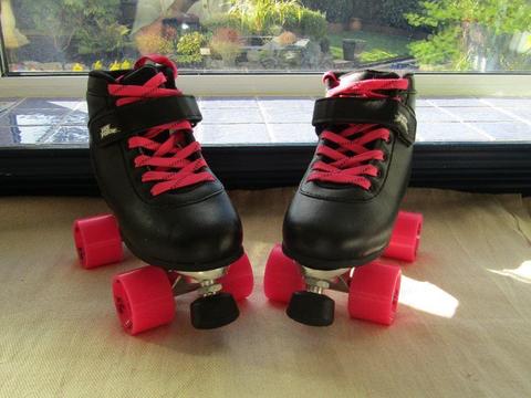 'No Fear' Quad roller skates. Ladies/Girl size 5 As new