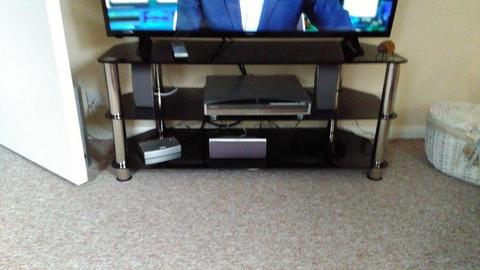 Black and chrome tv stand
