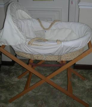 Mamas & Papas Moses Basket and Stand