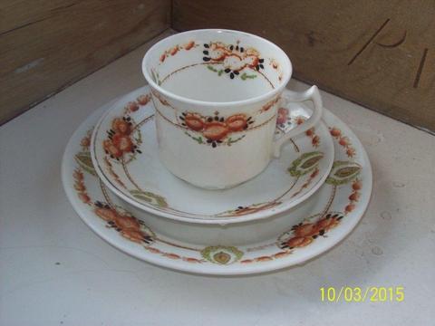 VINTAGE (ART DECO?) TRIO CUP, SAUCER AND PLATE BY DIAMOND CHINA