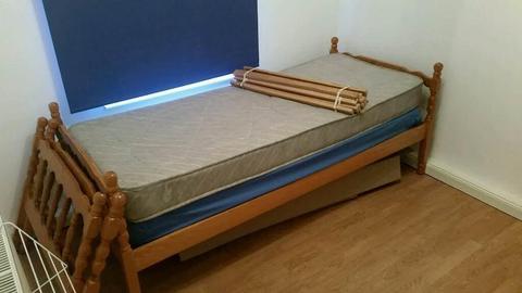 2 x single beds / bunk beds