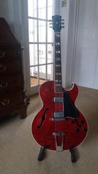 Beautiful Gibson ES175 Jazz Guitar in Wine Red