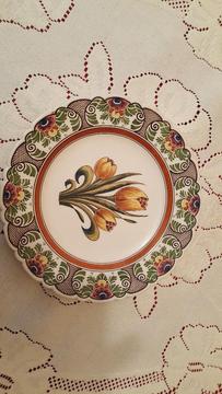 Wall hanging plate