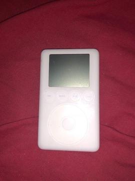 Apple ipod classic 3rd generation white 15gb