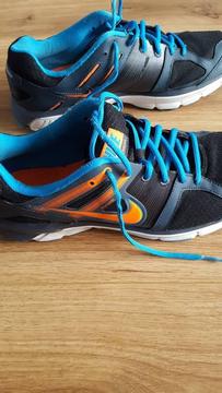 Nike flywire running shoes size 10