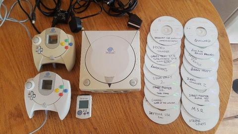 Sega Dreamcast + loads of games. Fully working! Extras! Retro Gaming