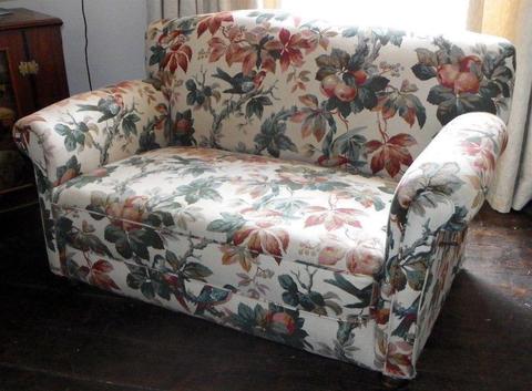 Victorian drop end 2 seater sofa. Very nice. Tel: 01544 231527