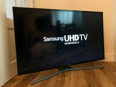 40in Samsung 4K Smart HDR Ultra HD TV WI-FI Freeview HD Voice CTRL WARRANTY