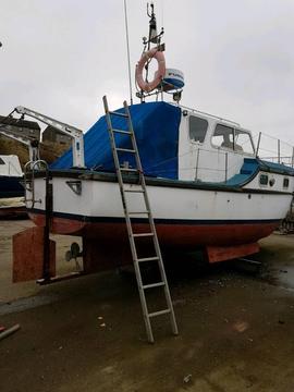 27 foot motor boat