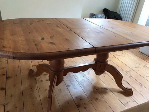 Solid pine extendable table