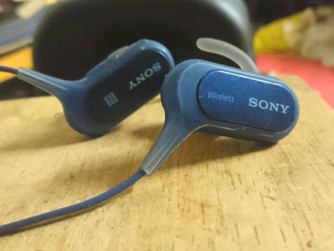 Sony mdr-xb50s wireless earphones