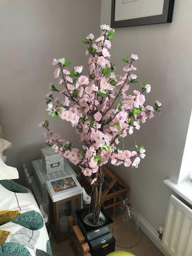 BEAUTIFUL BLOSSOM TREE COMPLETE WITH BATTERY LED LIGHTS