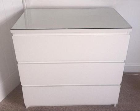 Ikea Malm Set Of 3 White Drawers Smoke/Pet Free home