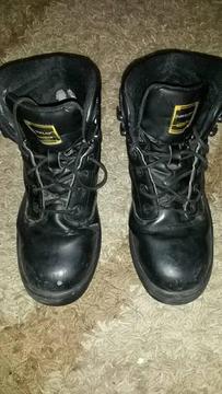 Dunlop steel toe cap work safety boots size 9