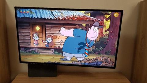 SAMSUNG 40-inch SUPER Smart 4K UHD HDR LED TV,built iWifi,,Freeview HD,GREAT Condition