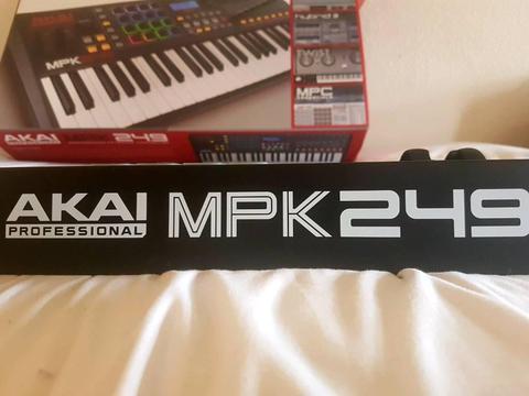 Akai MPK249 Keyboard Controller