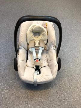 Maxi cosi pebble baby car seat