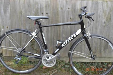 GIANT RAPID ROAD/URBAN BIKE GREAT CONDITION