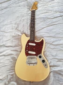 Squire Vintage Modified Mustang in Vintage White