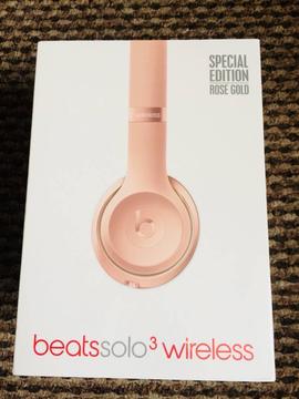 New beatssolo 3 wireless headphones special edition Rose Gold RRP £210