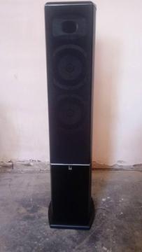 Roth OLi3 floor standing speakers x 4 brand new only used a handful of times
