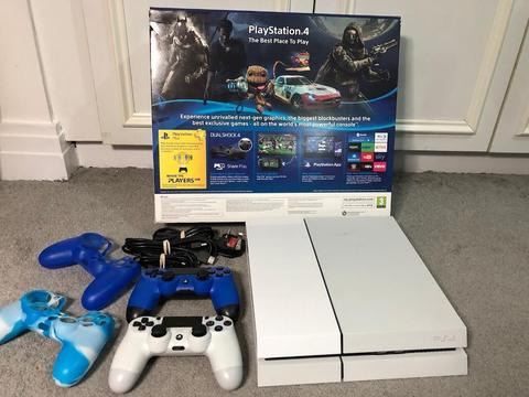 PS4 Very good condition and working!