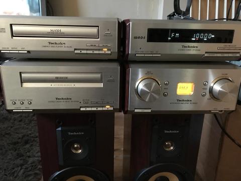 Technics hd560 hifi system with Speakers